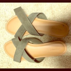 Old Navy green flats size 10, worn once.